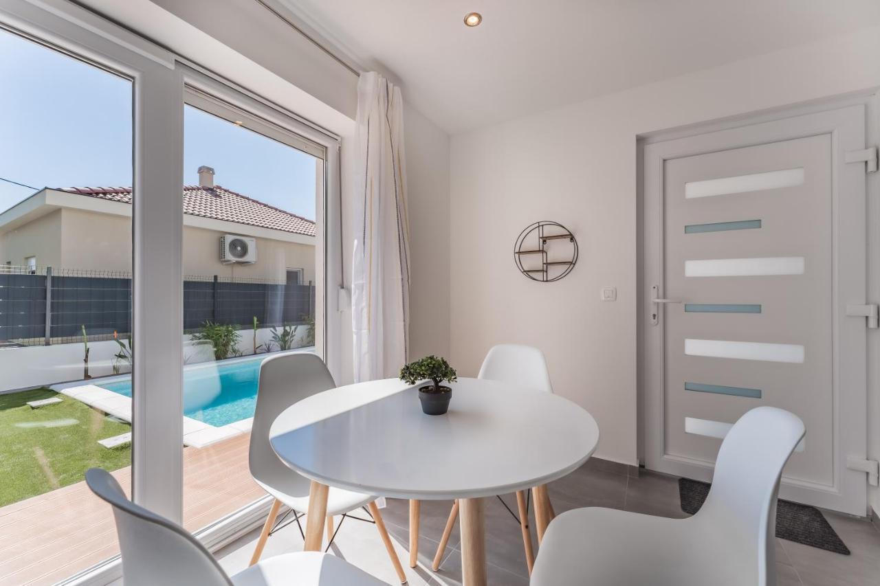 Bernie Apartments With A Pool Zadar Eksteriør bilde