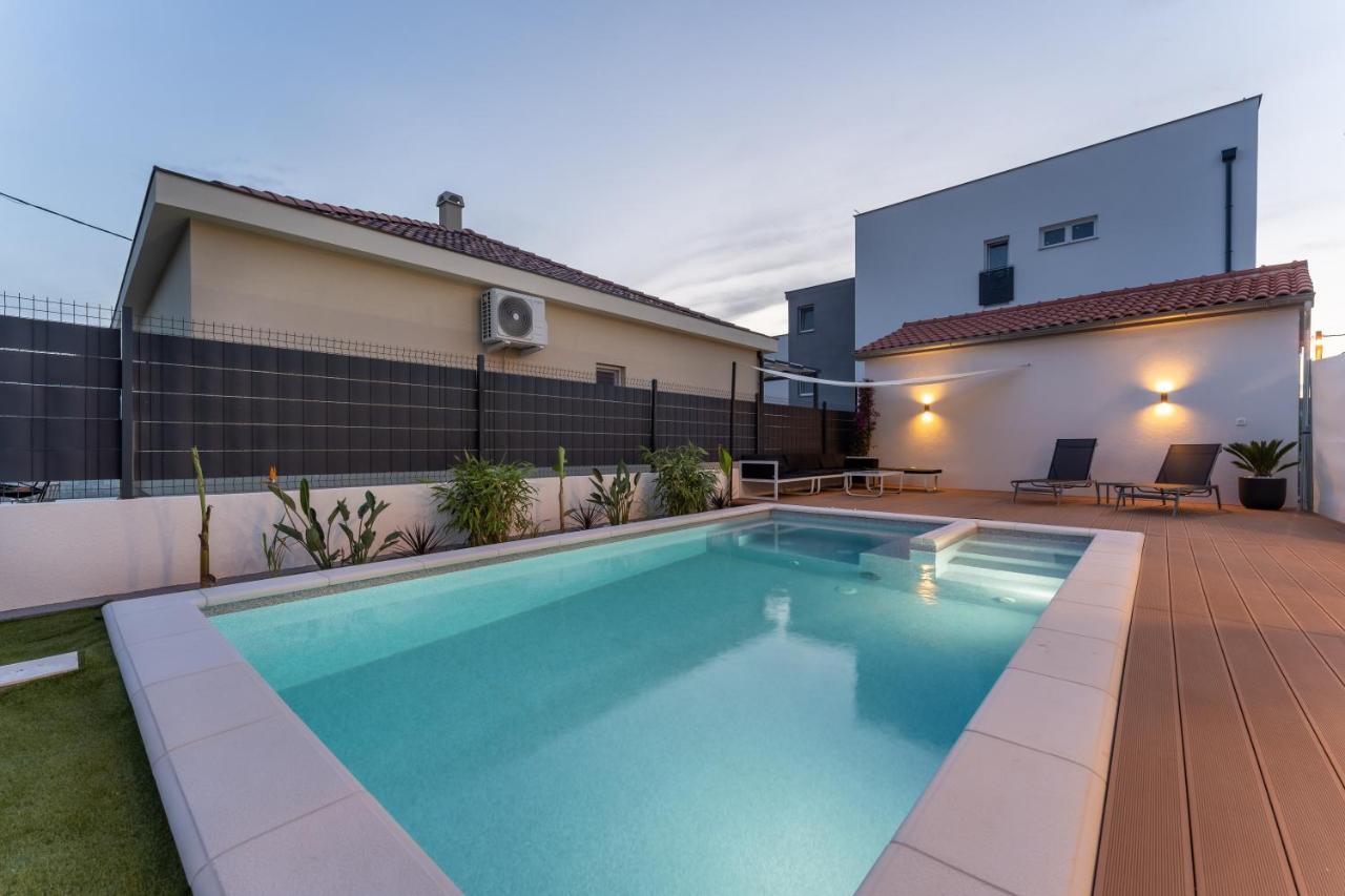 Bernie Apartments With A Pool Zadar Eksteriør bilde