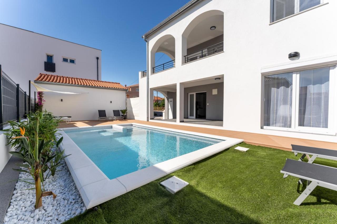 Bernie Apartments With A Pool Zadar Eksteriør bilde